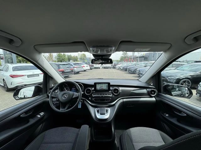 Mercedes-Benz V 220