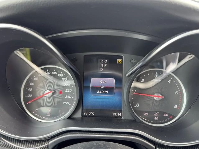 Mercedes-Benz V 220