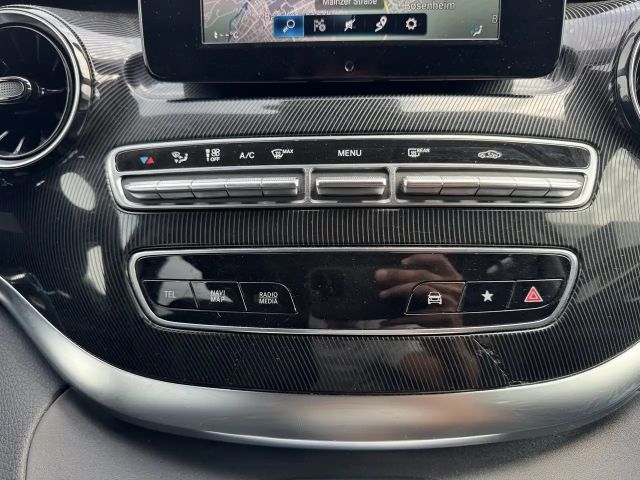 Mercedes-Benz V 220