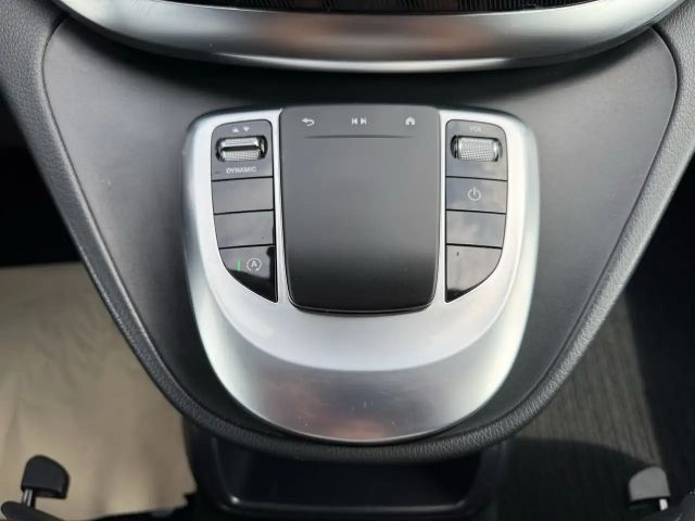 Mercedes-Benz V 220