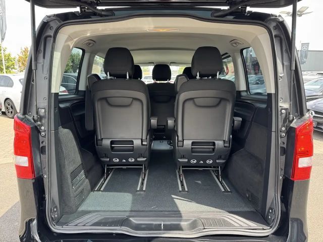 Mercedes-Benz V 220