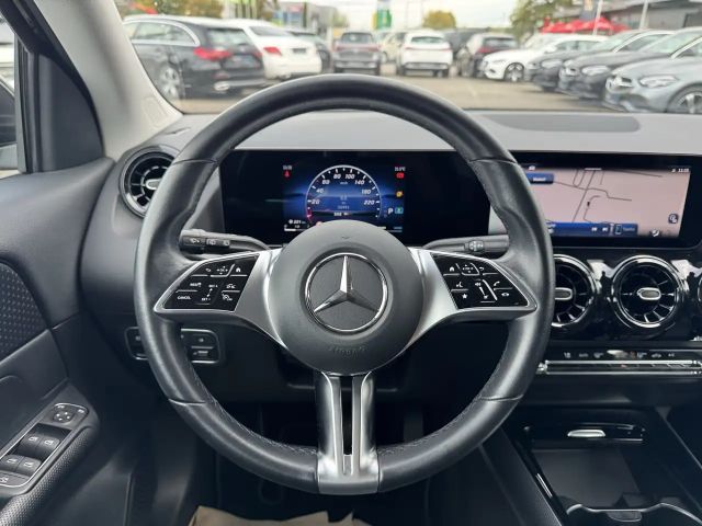 Mercedes-Benz GLA 180