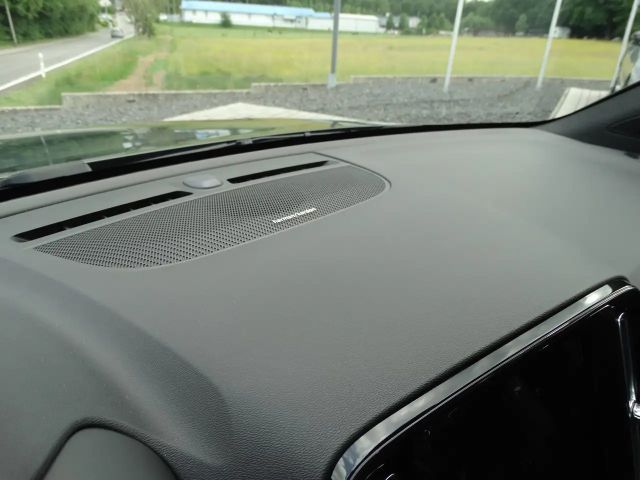 Volvo EX40