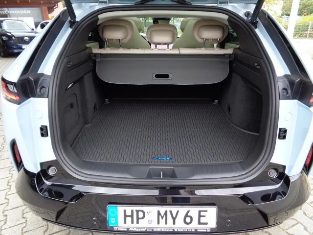Mazda CX-6e