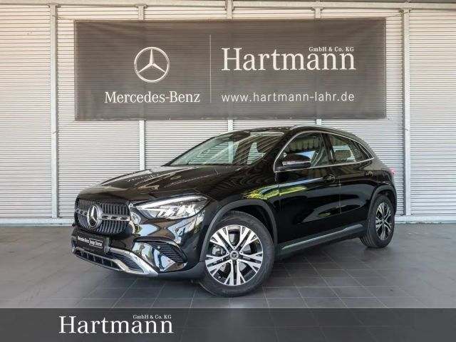 Mercedes-Benz GLA 220