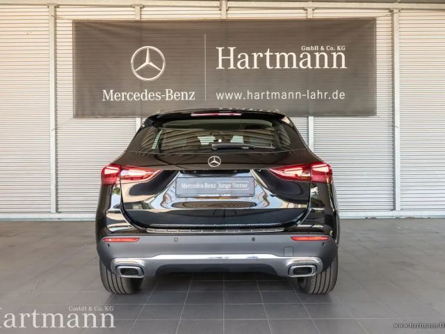Mercedes-Benz GLA 220