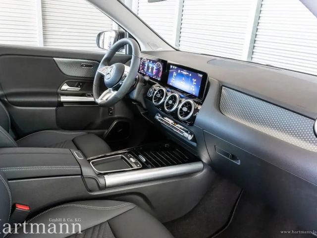 Mercedes-Benz GLA 220