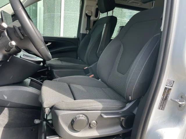 Mercedes-Benz V 220