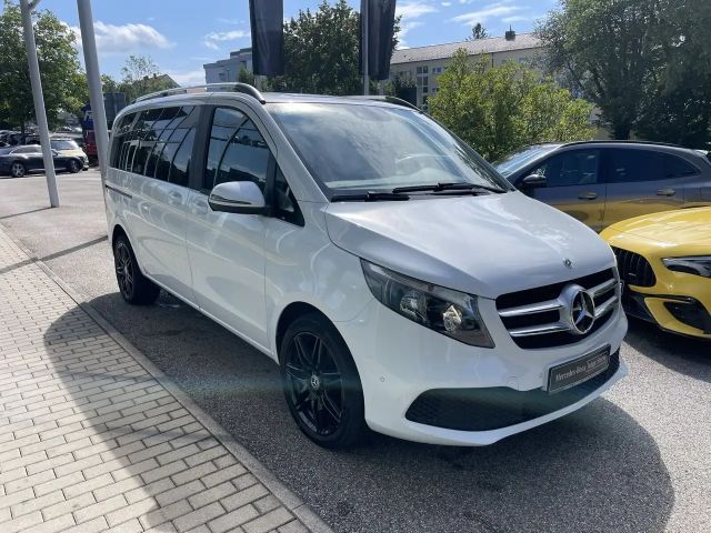 Mercedes-Benz V 220