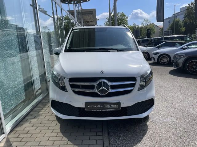 Mercedes-Benz V 220