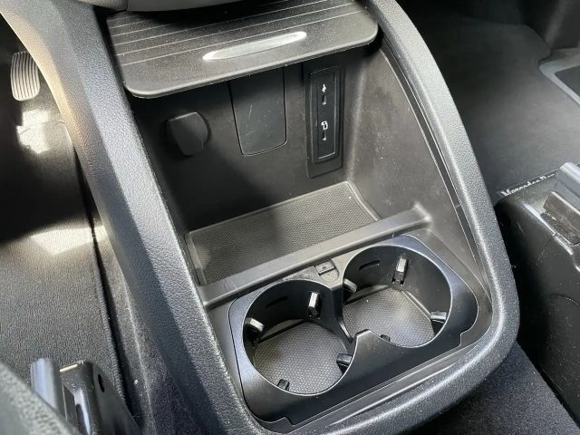 Mercedes-Benz V 220