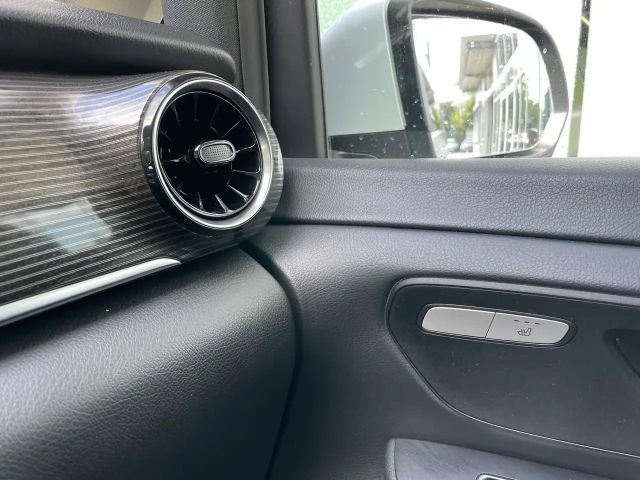 Mercedes-Benz V 220