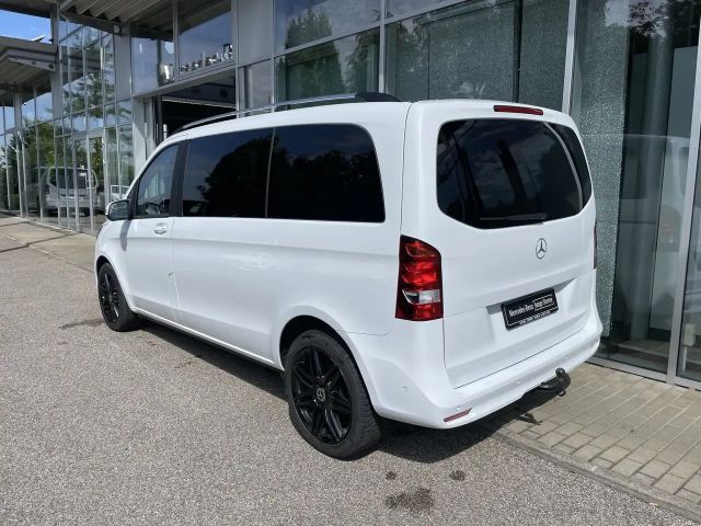 Mercedes-Benz V 220