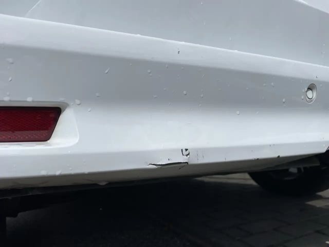 Mercedes-Benz V 220