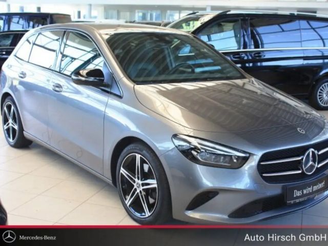 Mercedes-Benz B 220