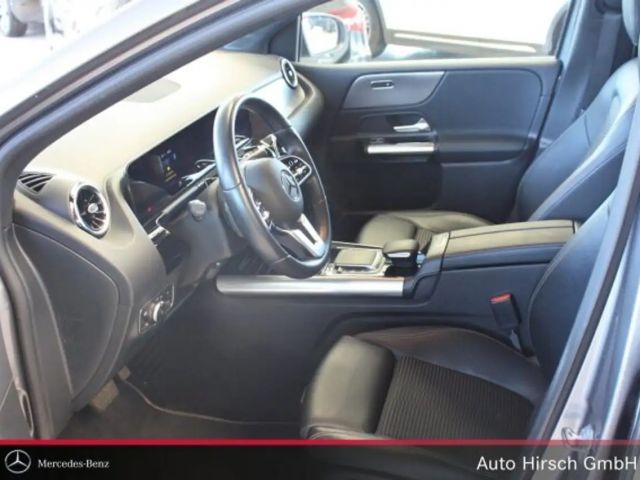 Mercedes-Benz B 220