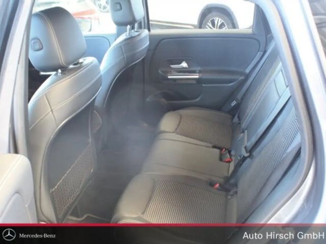 Mercedes-Benz B 220