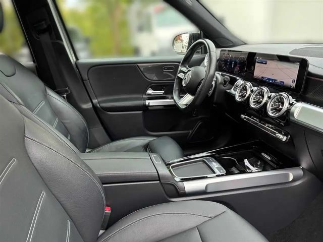 Mercedes-Benz GLB 220
