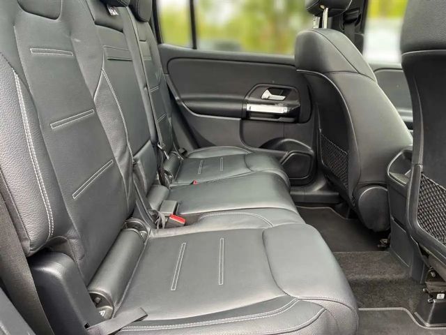 Mercedes-Benz GLB 220