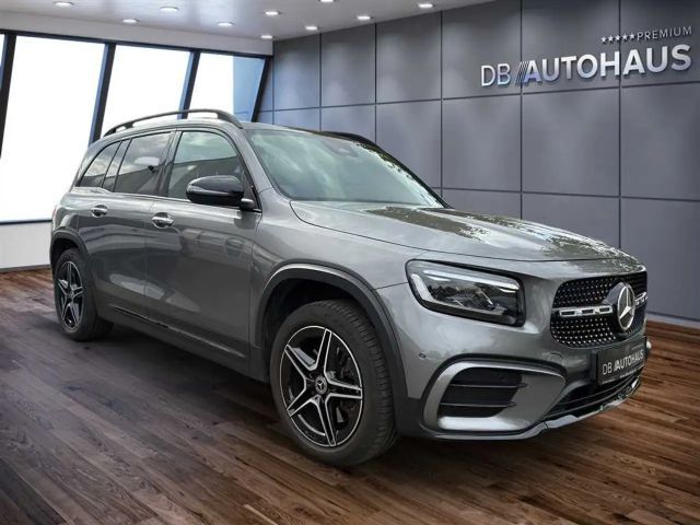 Mercedes-Benz GLB 220