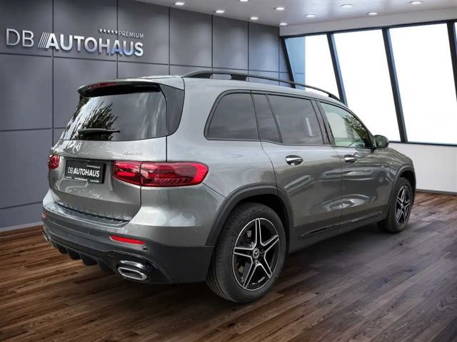 Mercedes-Benz GLB 220