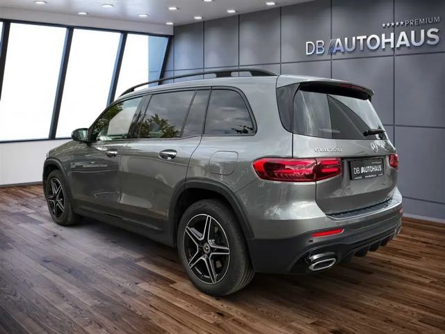 Mercedes-Benz GLB 220