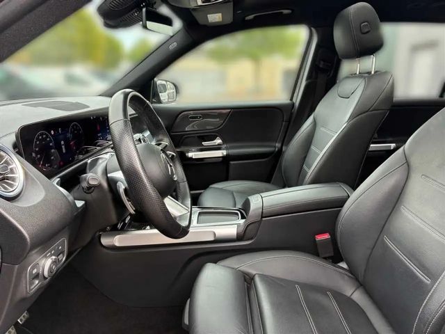 Mercedes-Benz GLB 220