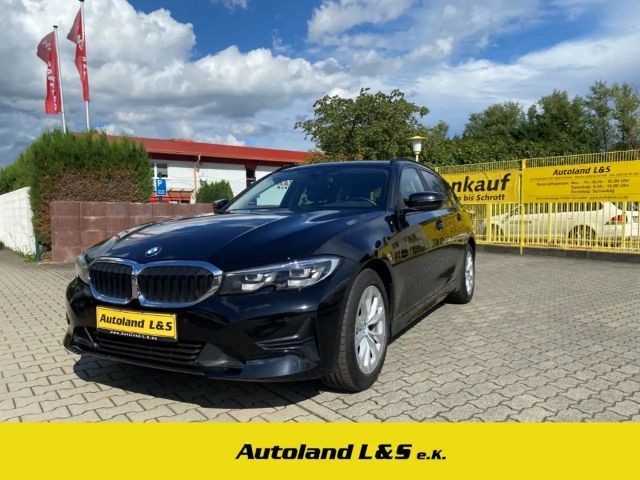 BMW 318 d Advantage Touring,LED,PDC,SH,1.Hand,Navi,Alus,WK 2021 Diesel