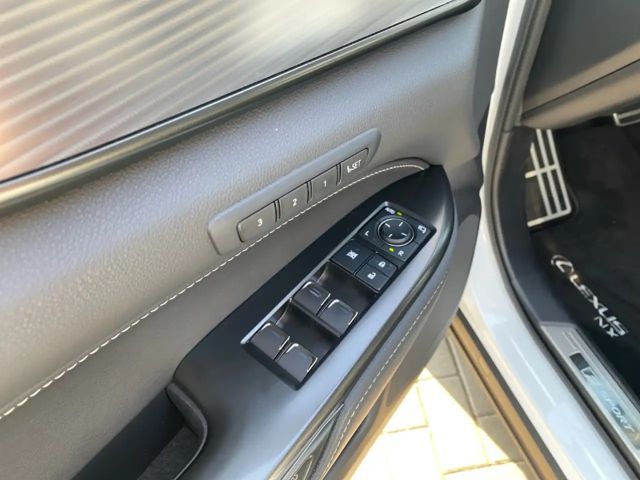 Lexus NX 450h+
