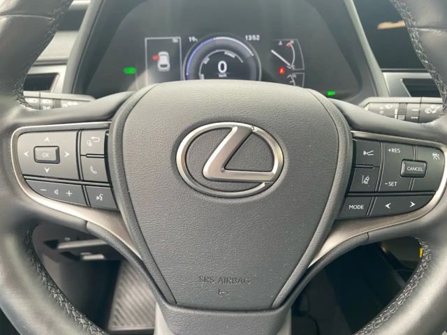 Lexus UX 250h