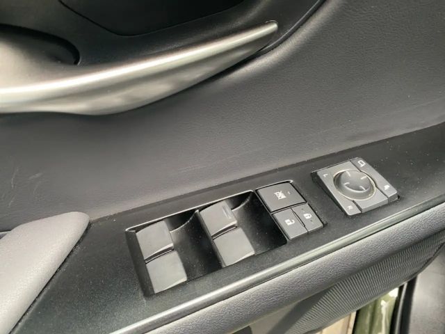Lexus UX 250h