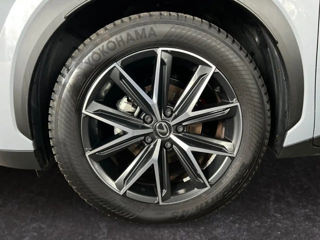 Lexus LBX