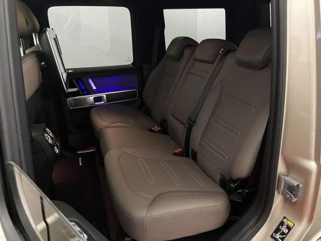 Mercedes-Benz G 400