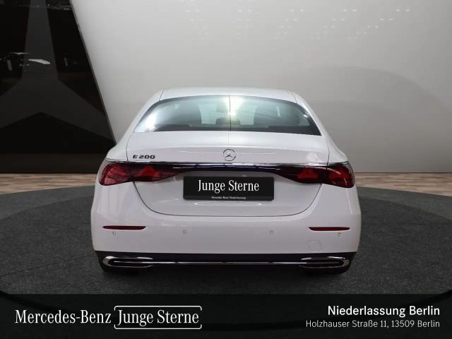 Mercedes-Benz E 200