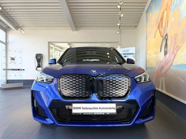 BMW iX1