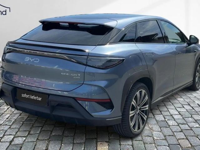 BYD Sealion 7