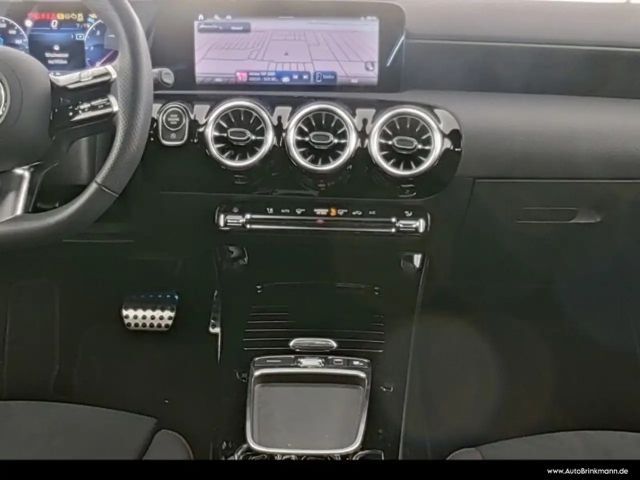 Mercedes-Benz A 220