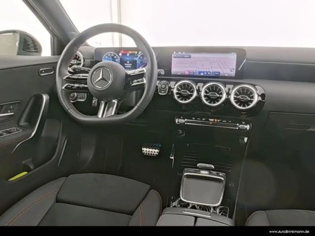 Mercedes-Benz A 220
