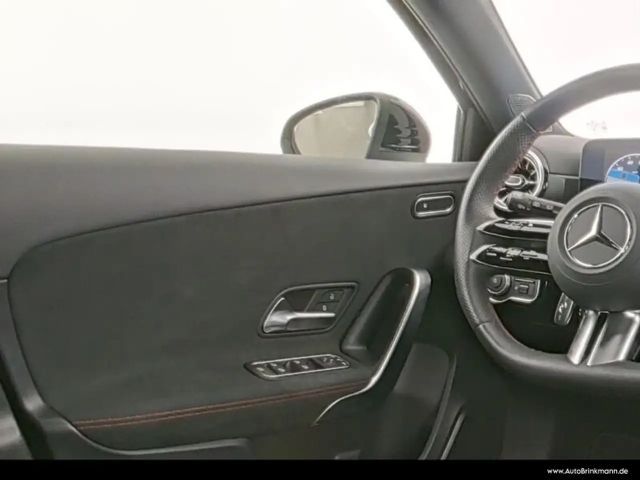 Mercedes-Benz A 220