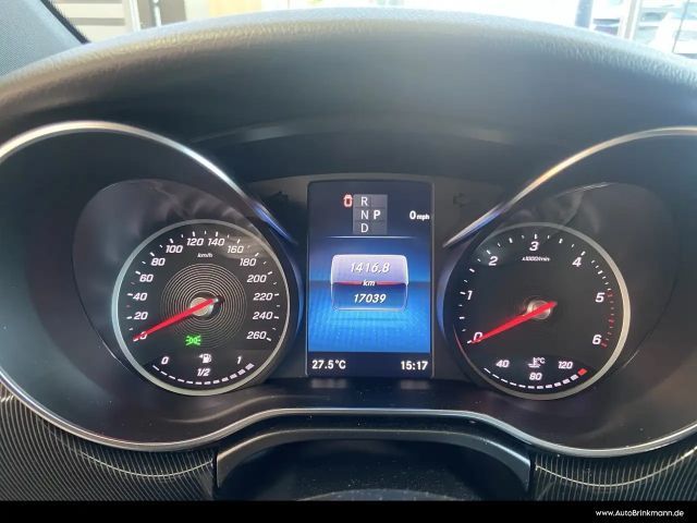 Mercedes-Benz V 220