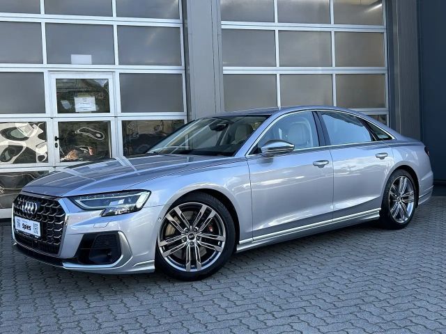 Audi S8