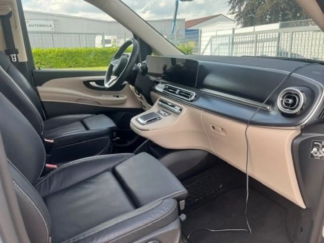 Mercedes-Benz V 220