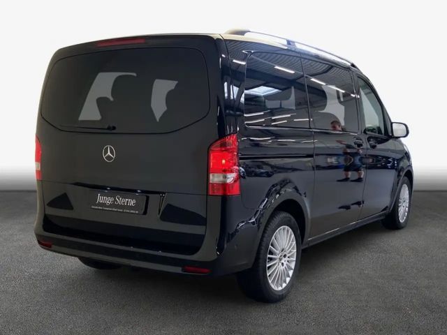 Mercedes-Benz V 220