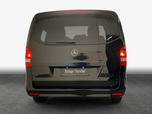 Mercedes-Benz V 220