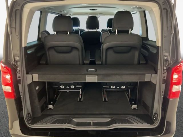 Mercedes-Benz V 220