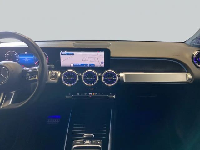 Mercedes-Benz GLB 220