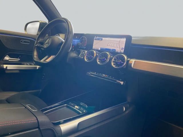Mercedes-Benz GLB 220