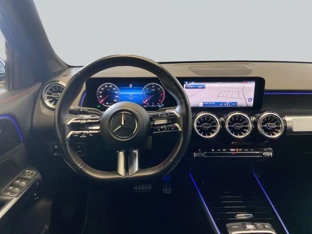 Mercedes-Benz GLB 220