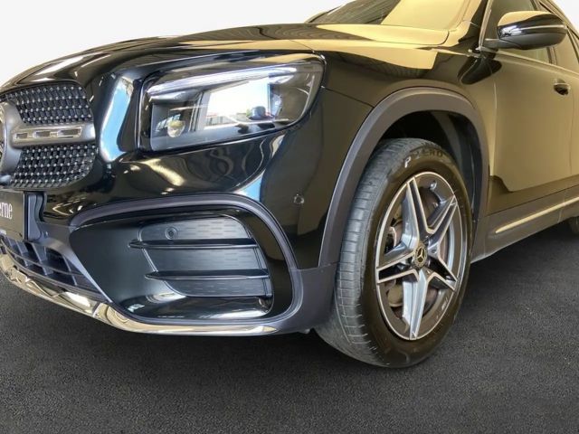 Mercedes-Benz GLB 220