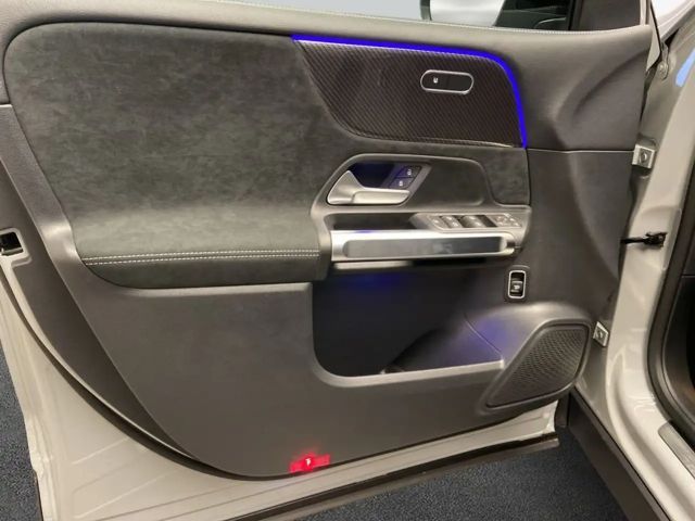 Mercedes-Benz GLB 180